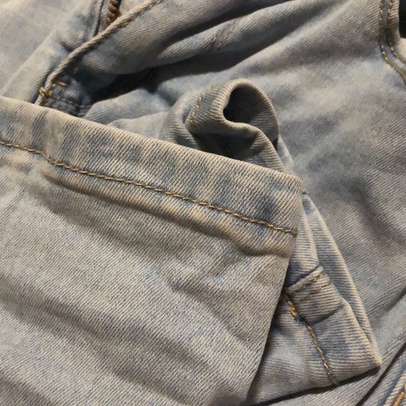 Light Wash Tight Jeans - Picture 2 of 3